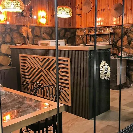 Ξενοδοχείο με διαμερίσματα Tikir House 4*