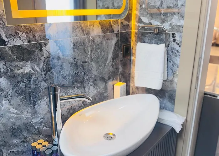 Tikir House Aparthotel 4*