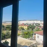 Ξενοδοχείο με διαμερίσματα Tikir House 4*