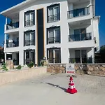 Apart-hotel Tikir House