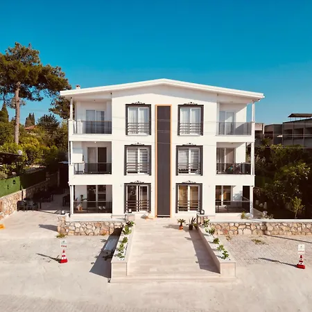 Tikir House 4*