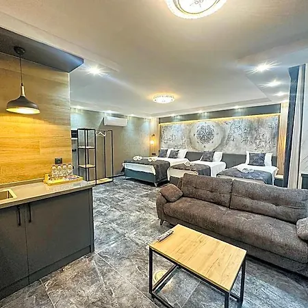 Tikir House 4*