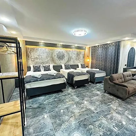 Tikir House 4*