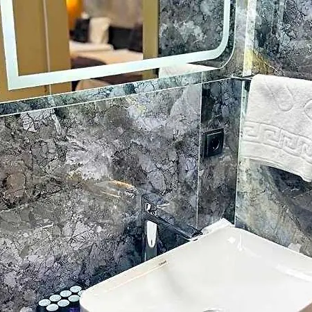 Tikir House 4*